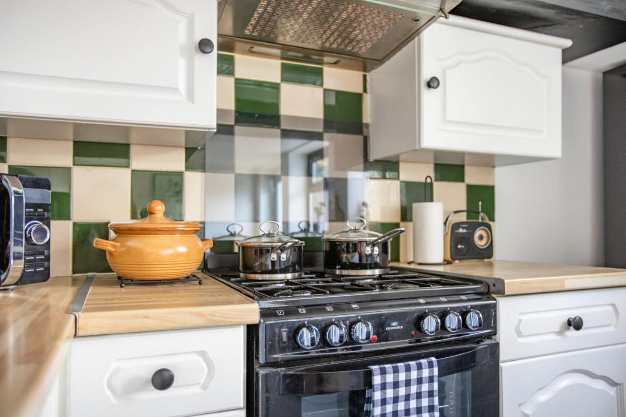 Stunning Character 2Bed Cottage In St Albans Wifi Экстерьер фото