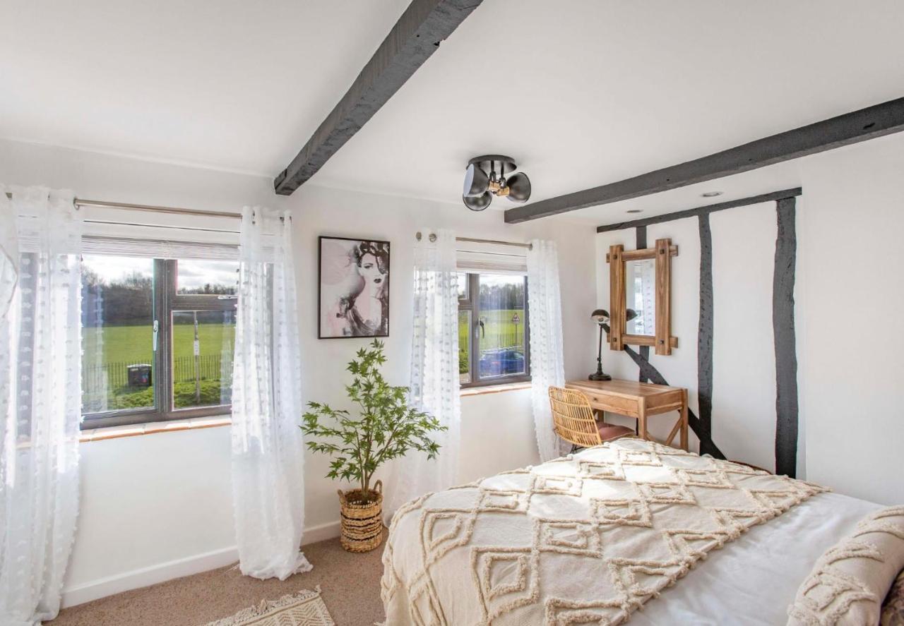 Stunning Character 2Bed Cottage In St Albans Wifi Экстерьер фото
